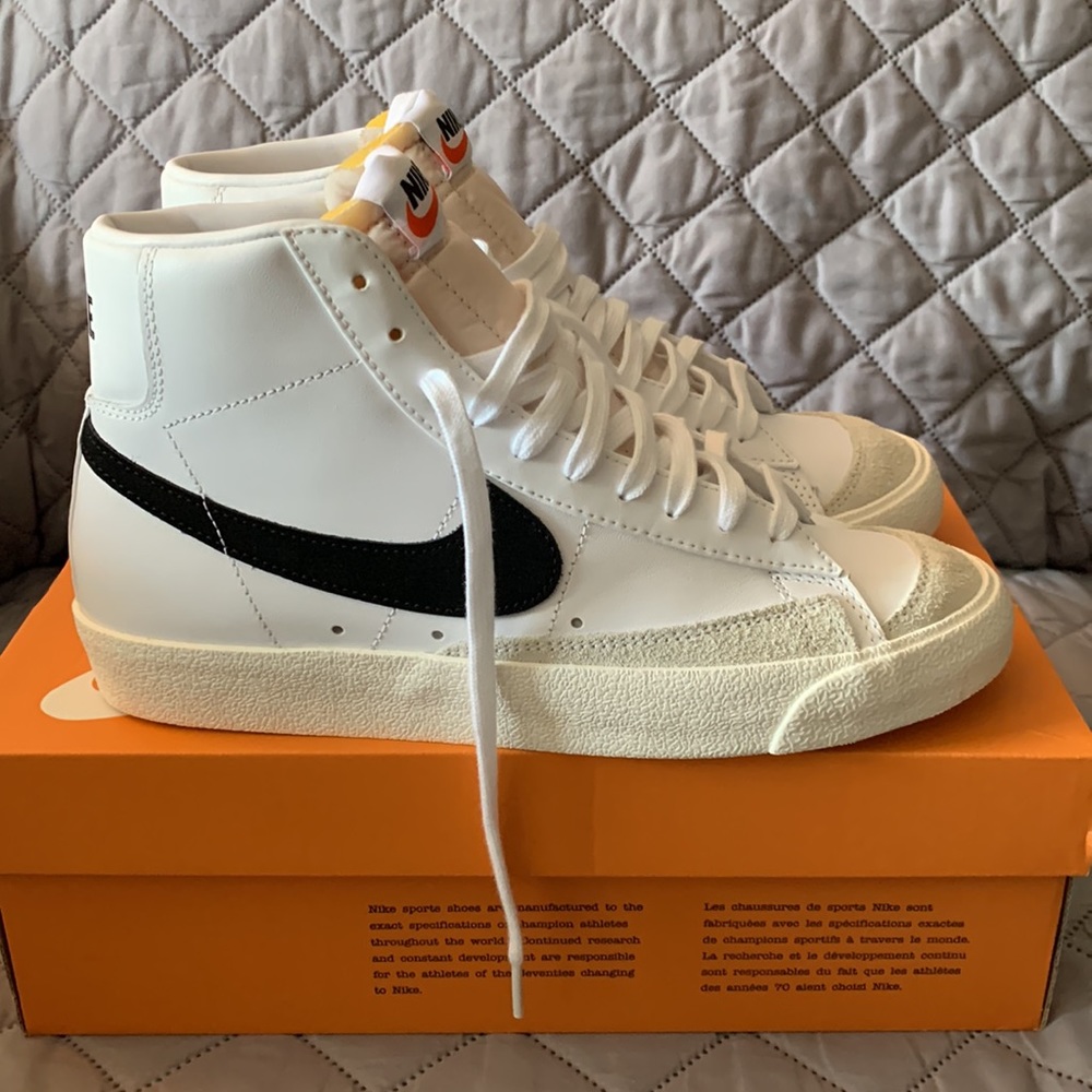 Nike, Men’s Blazer Mid ‘77 Vintage Sneaker, Brand New, Size 8.5, white/black